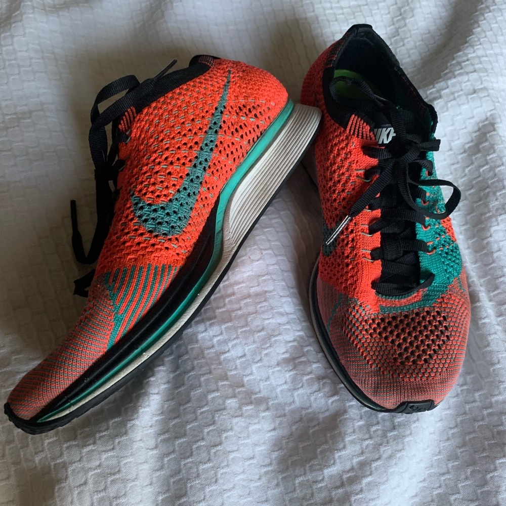 Nike flyknit racers.